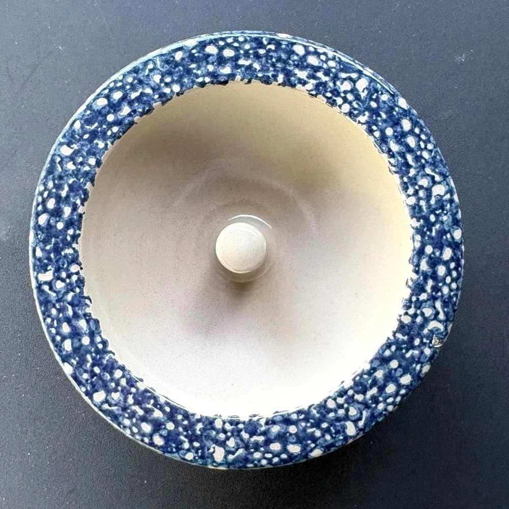 The Original Apple Baker Stoneware Dish Paris Maine Blue Spongeware Rim Cream